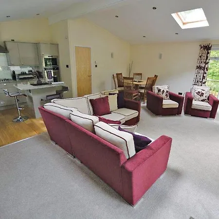 Westholme Lodges *